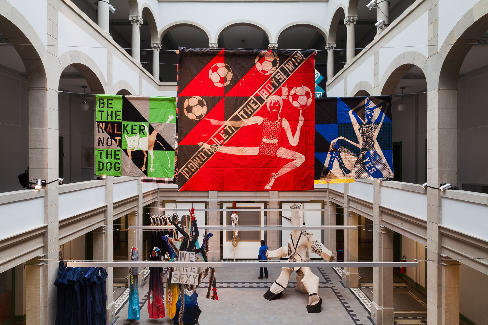 Lara Schnitger, Suffragette City, 2015