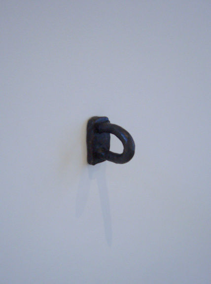 David Shrigley, Dog Leash Bracket, 2010