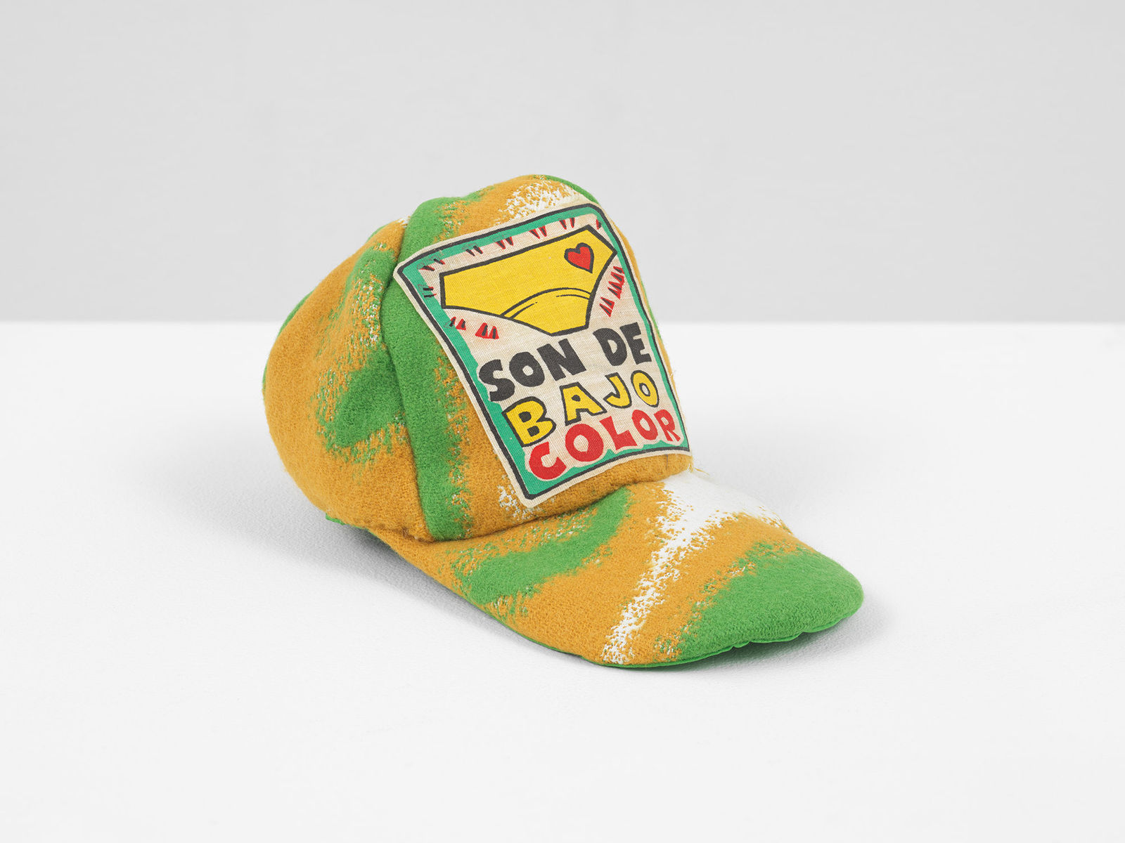 Francis Upritchard, Son De Bajo Color, 2016