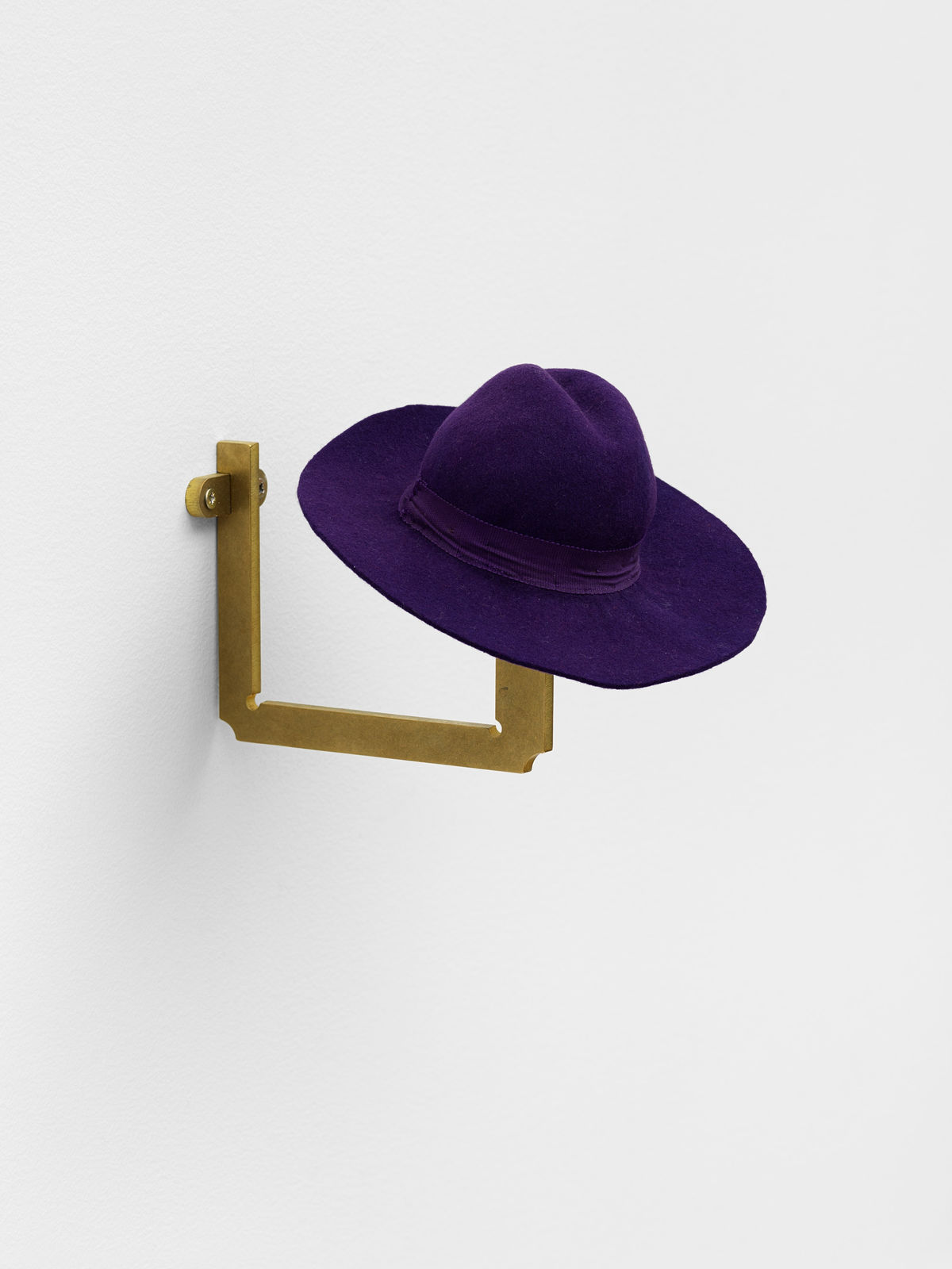 Francis Upritchard, Purple Hat, 2015