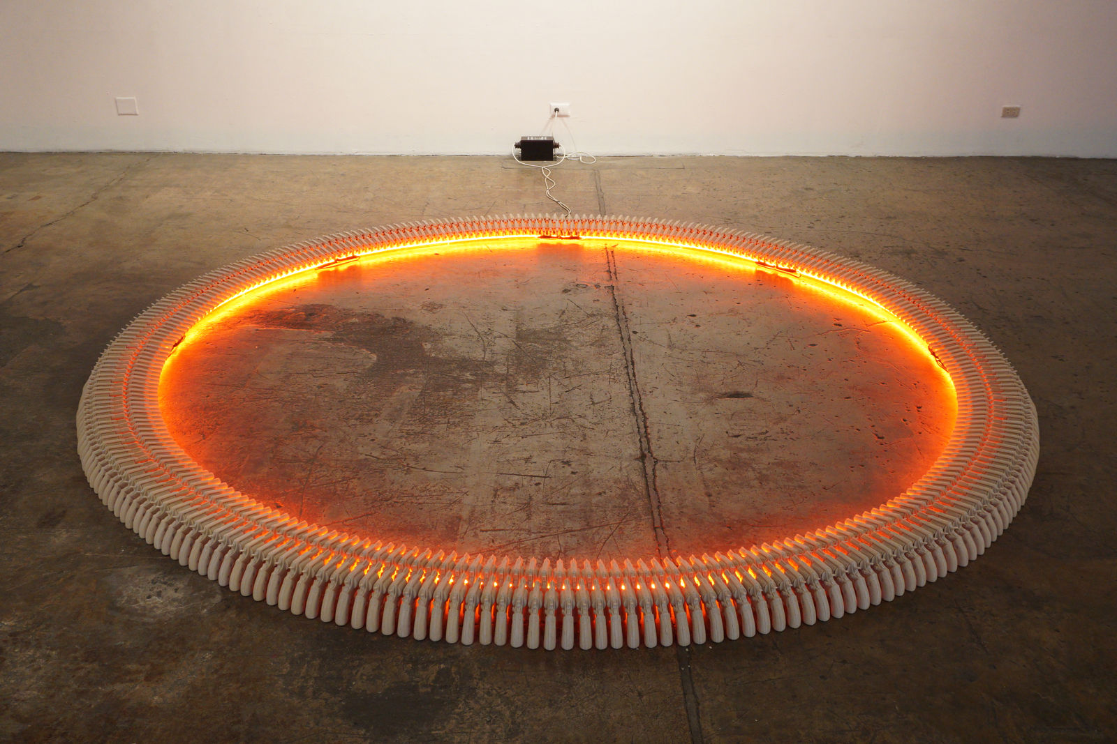 Leslie DE CHAVEZ, Props: Estados Aparatos (Props: State Apparatus), 2018