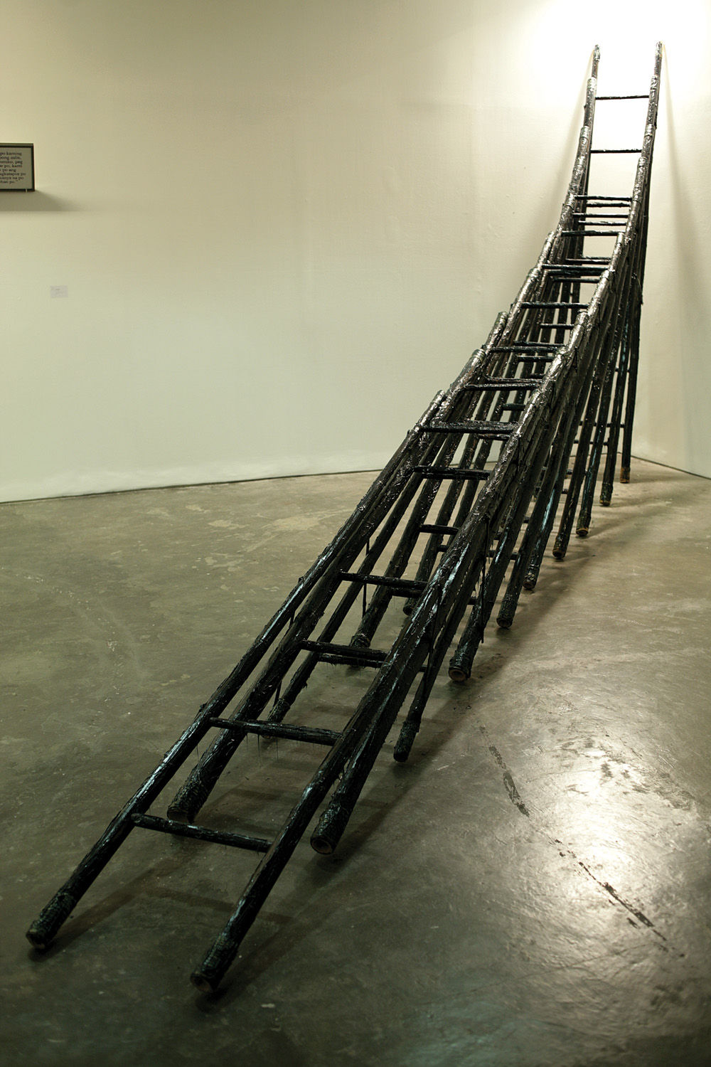 Leslie DE CHAVEZ, Bureau-Crazy, 2010