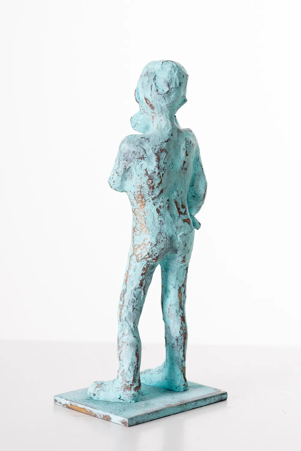 BABETTE DEGRAEVE, JONGETJE MET HOND (rechts dragend)