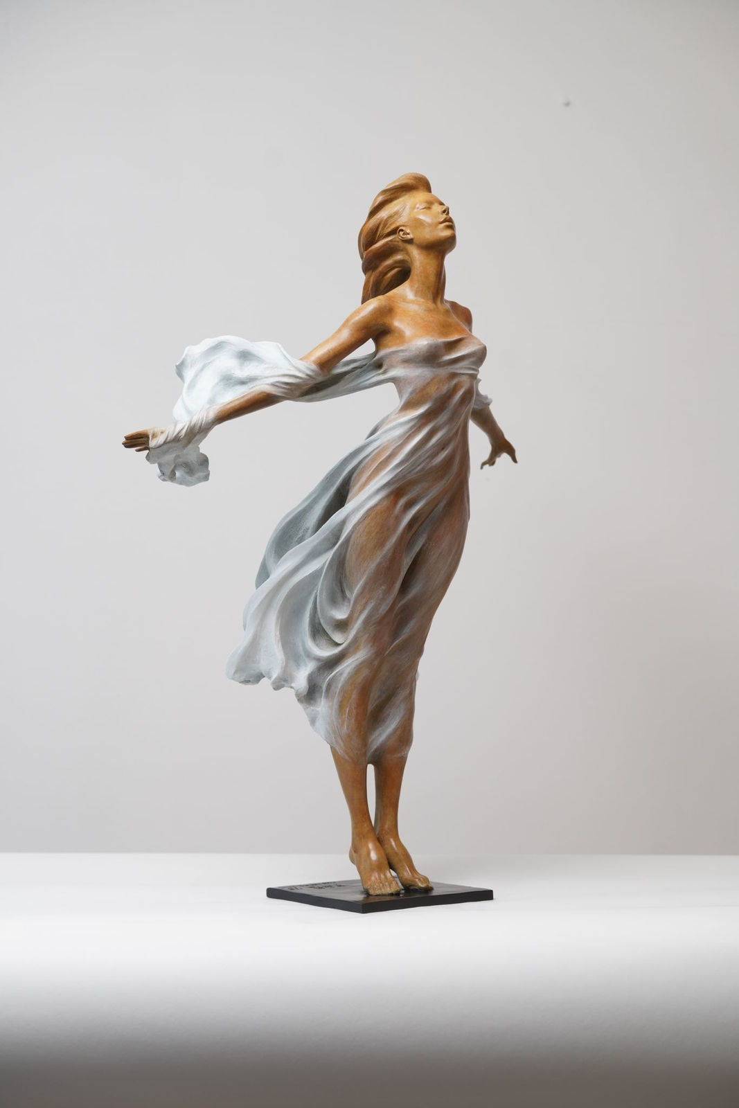 LUO LI RONG, RISE WITH THE BREEZE, 2024