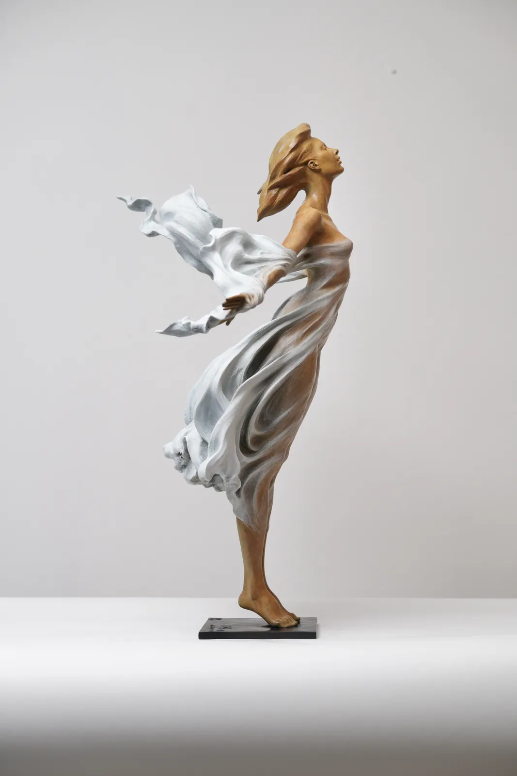 LUO LI RONG, RISE WITH BREEZE, 2024