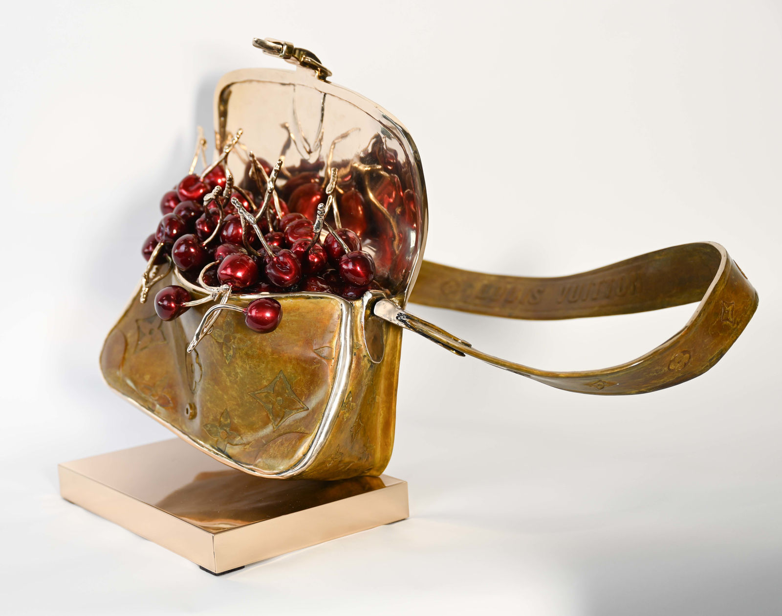 LOTHAR, LADIES DESIRE LOUIS VUITTON