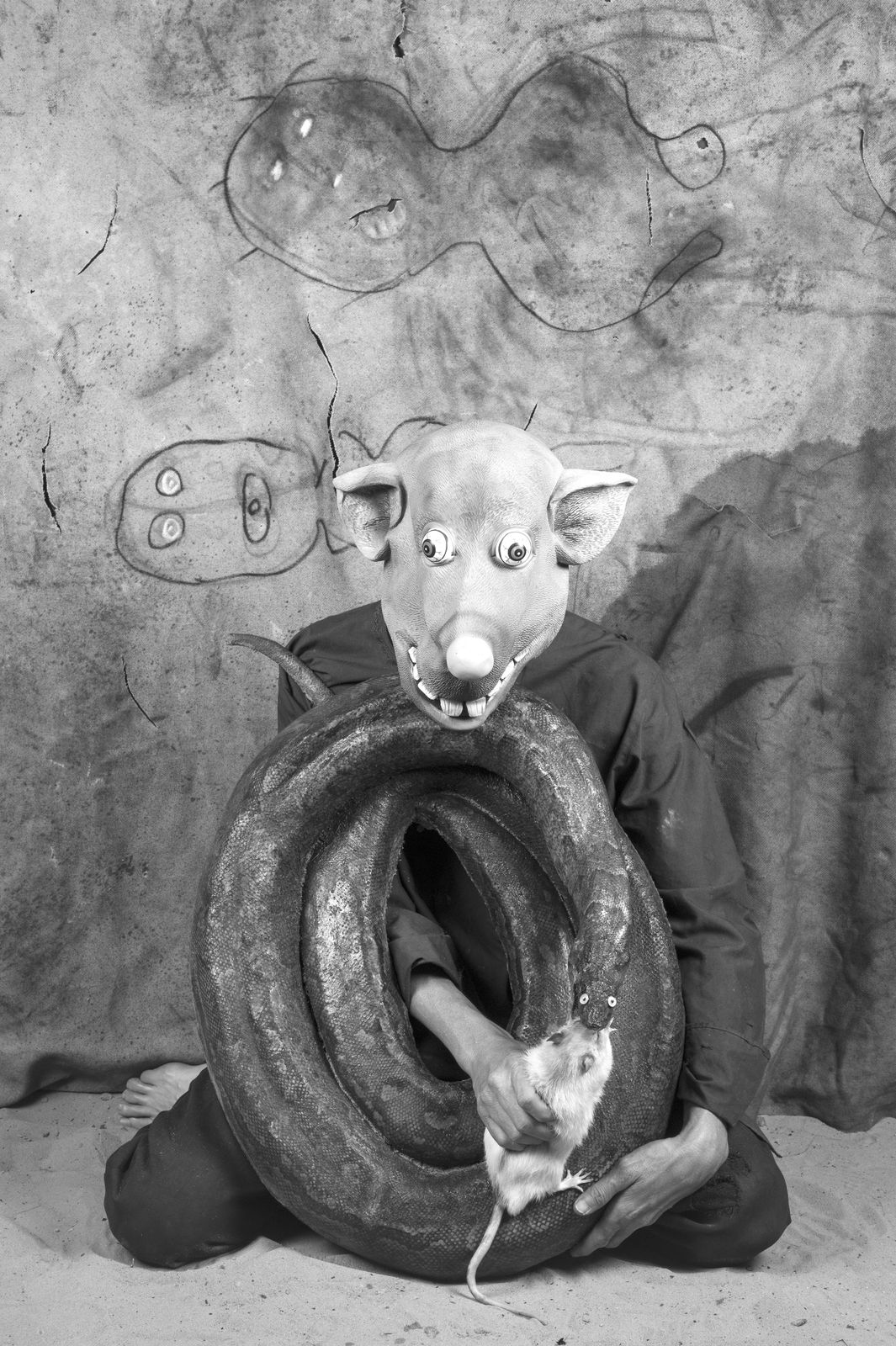 Roger Ballen, MEALTIME, 2017