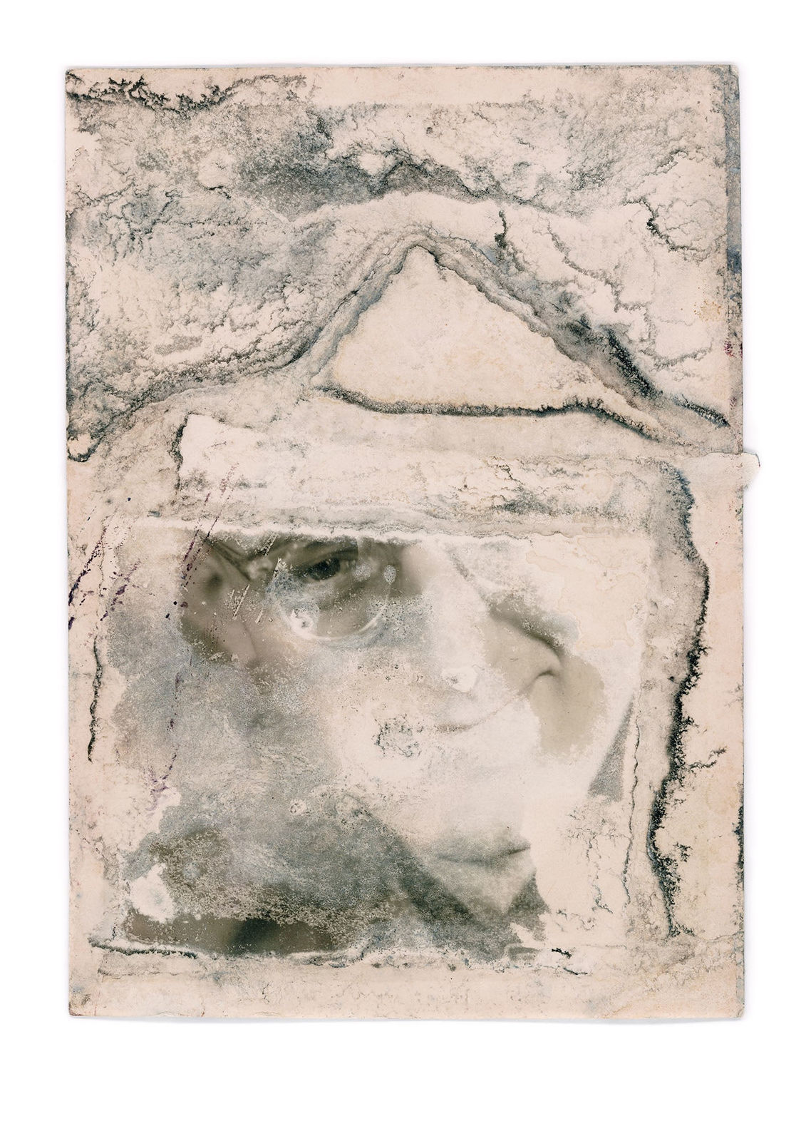 Gideon Mendel, From the home of Gisela Pietsch-Marx (1)