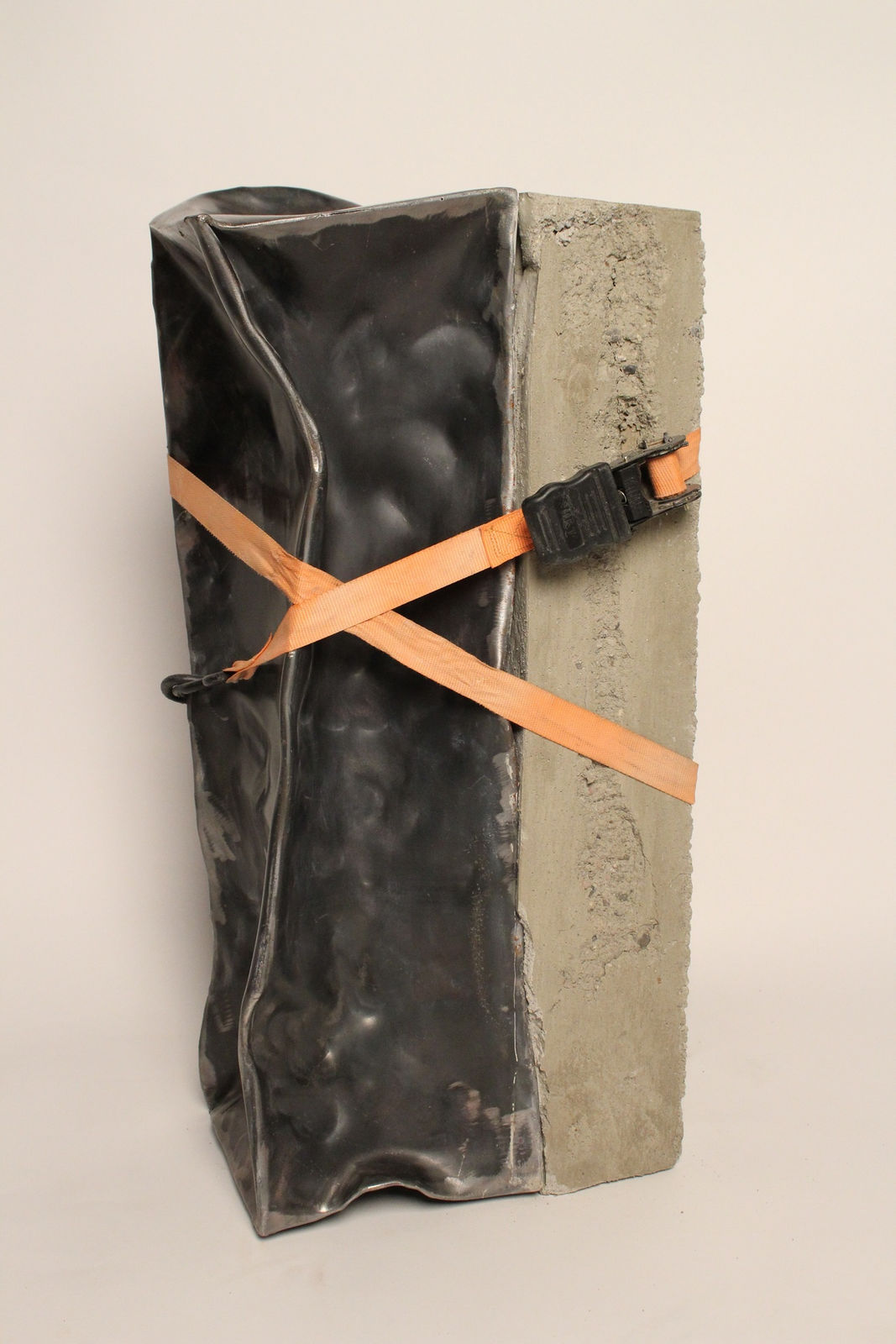 Raphael Benero, Forced Kiss, 2017