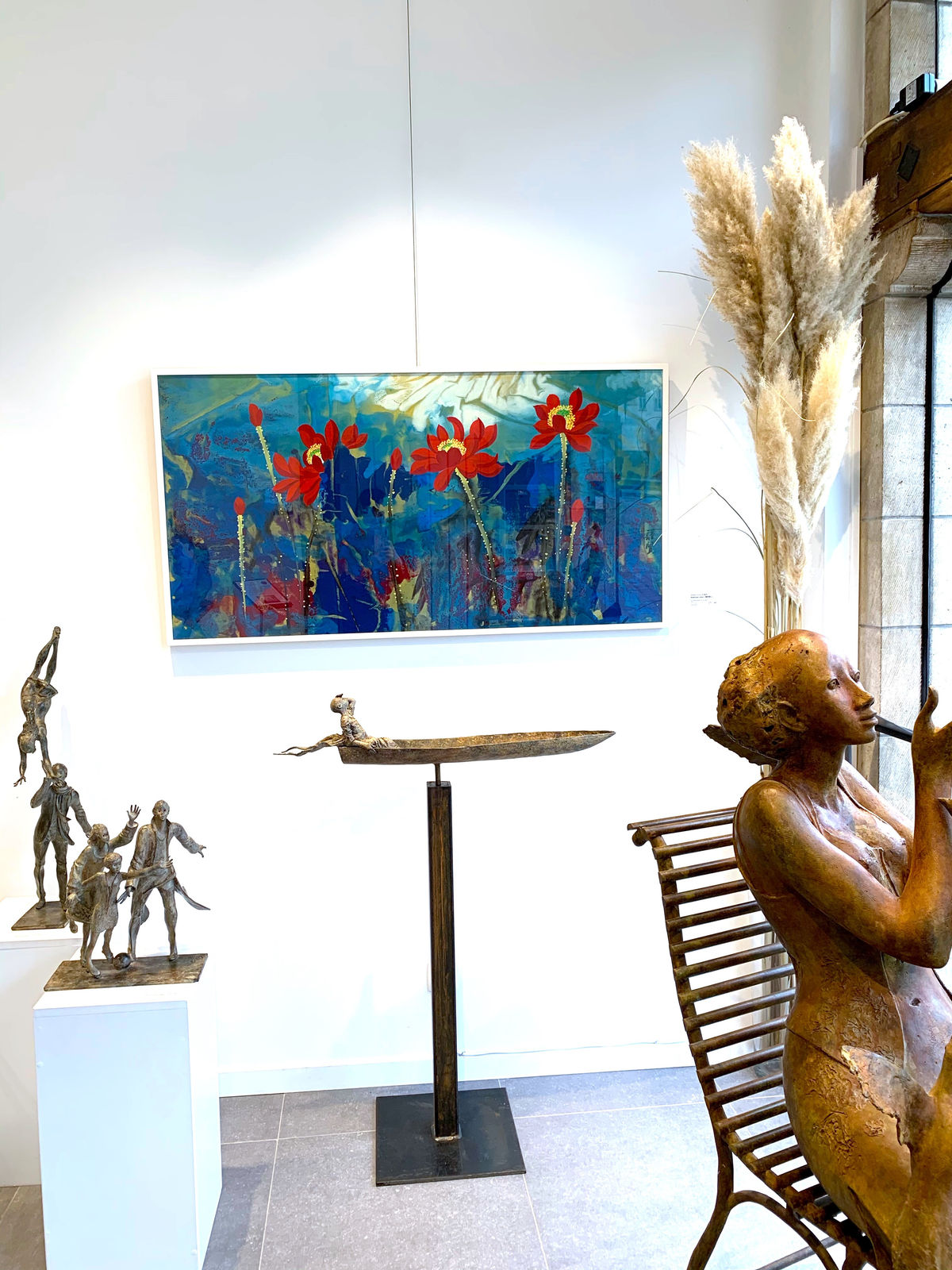 presque l'heure du dîner, lieven d'haese, sculpture en bronze, sculpture de bateau, art de bateau, sculpture de garçon, sculpture africaine, sculpture innocente, sculpture d'espoir, art de la sculpture, sculpture de la nature, sculpture d'intérieur, art figuratif, sculpture figurative, sculpture contemporaine, design d'intérieur, décoration d'art, décoration de salon, sculpture extérieure, sculpture de jardin, sculpture de garçon, sculpture africaine, afrique, art africain galerie d'art, galerie d'art belge, galerie d'art bruxelloise, art yi, art yi gallery