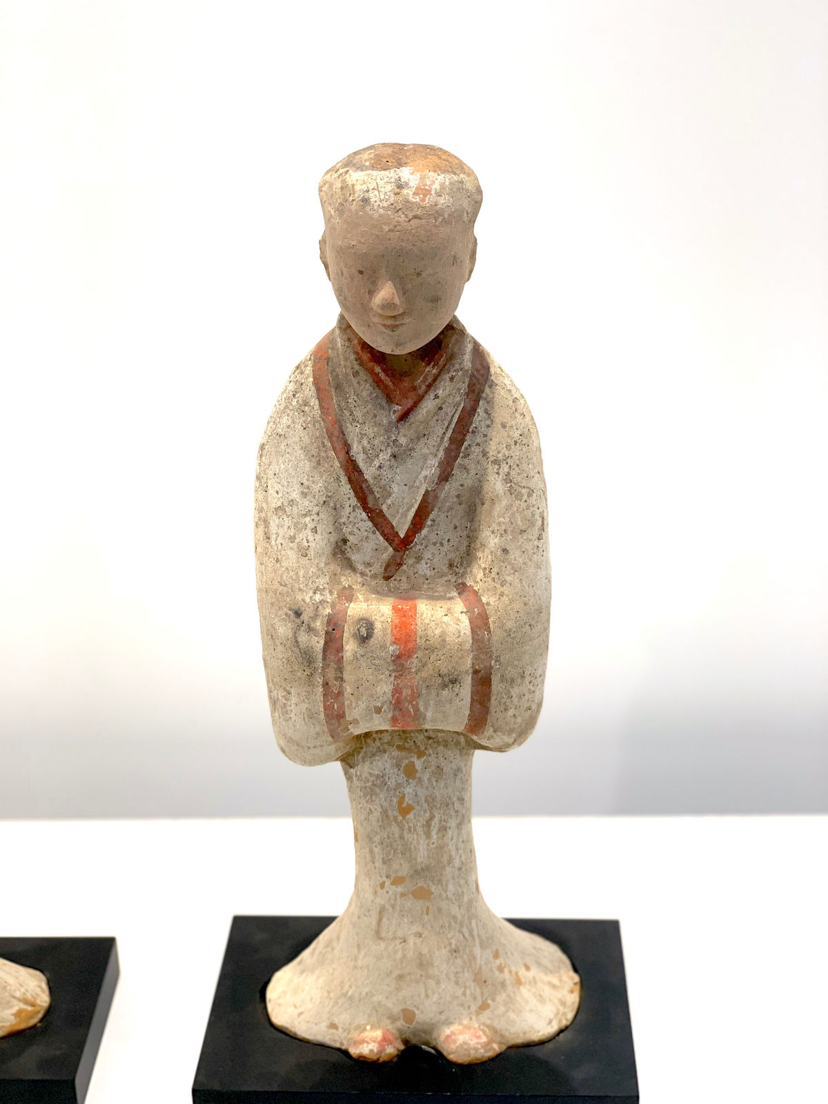 chinees aardewerk antiek paard uit de Tang-dynastie art yi Brusselse kunstgalerij art yi