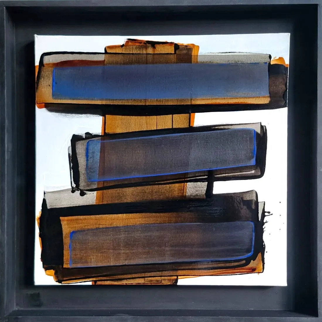 Aptere XI, tableau abstrait de Frédéric Halbreich, peinture calligraphique contemporaine bleue, blanche et brune, huile sur bois laquée, exposée à la galerie Art Yi à Bruxelles.