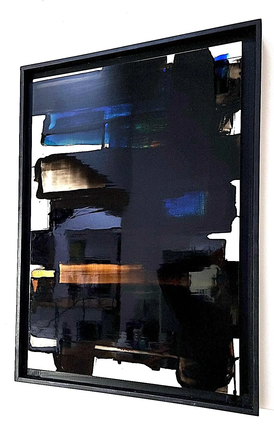 Aptere I, une peinture abstraite de Frédéric Halbreich, calligraphie contemporaine en noir, blanc et brun, huile sur bois laquée, exposée à la galerie Art Yi à Bruxelles.