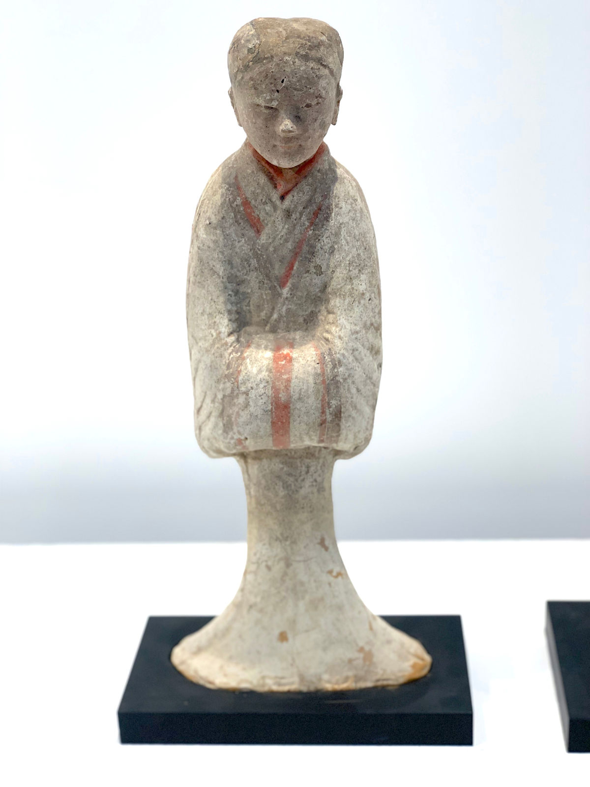 han dynasty A Pair of Chinese antiques Pottery Figure of Servants pottery art yi brussels art gallery