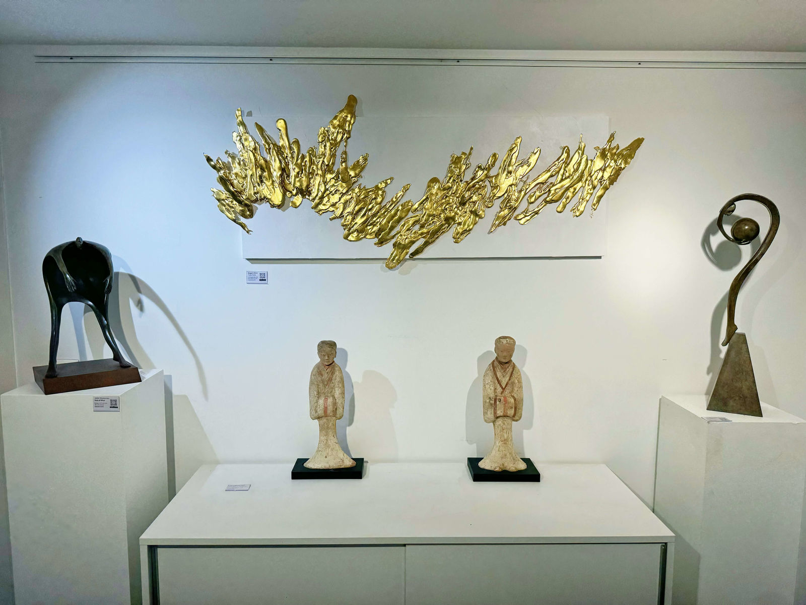 dragon's wave unknown power resin art gold leaf japanese art abstract painting abstract art mixed media Art Yi gallery Brussels Art gallery