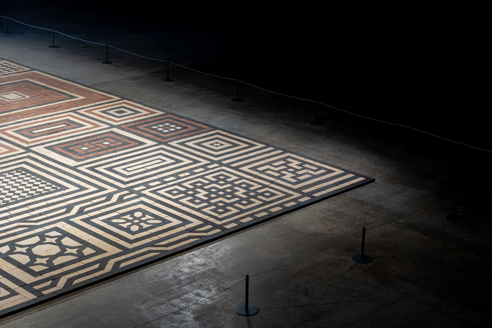 Dana Awartani, Standing by the Ruins of Aleppo, 2021