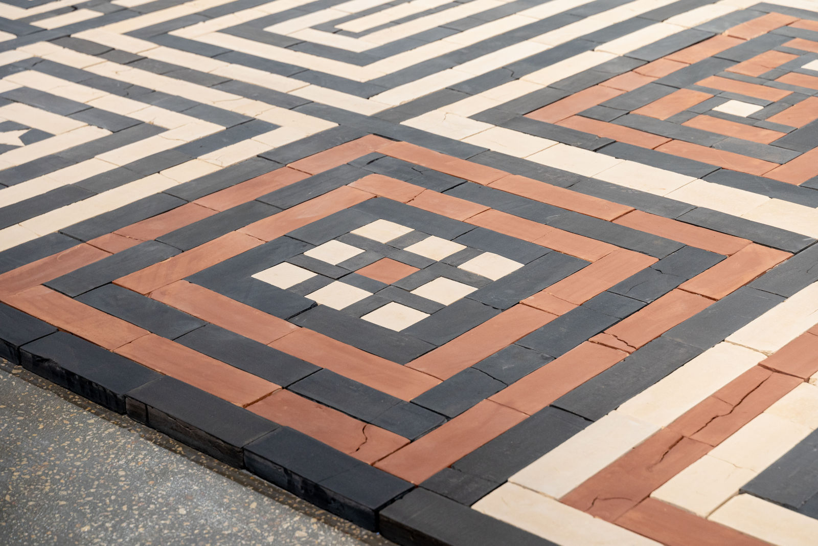 Dana Awartani, Standing by the Ruins of Aleppo, 2021