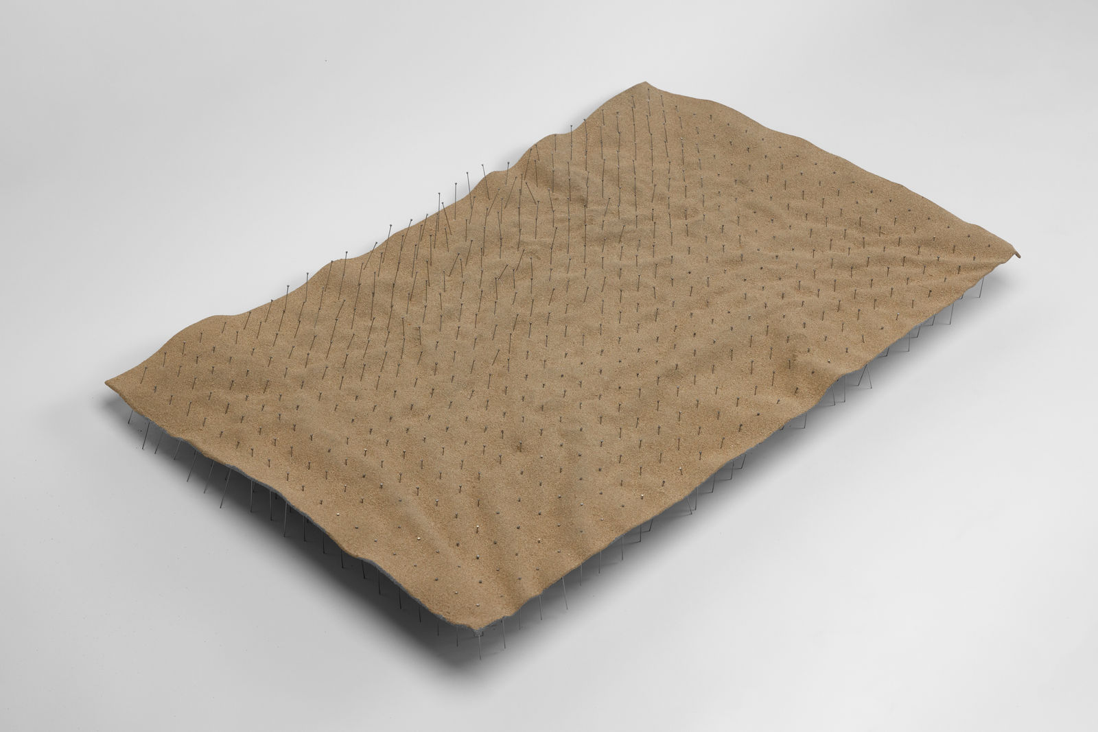 Talin Hazbar, Flat استواء, 2025