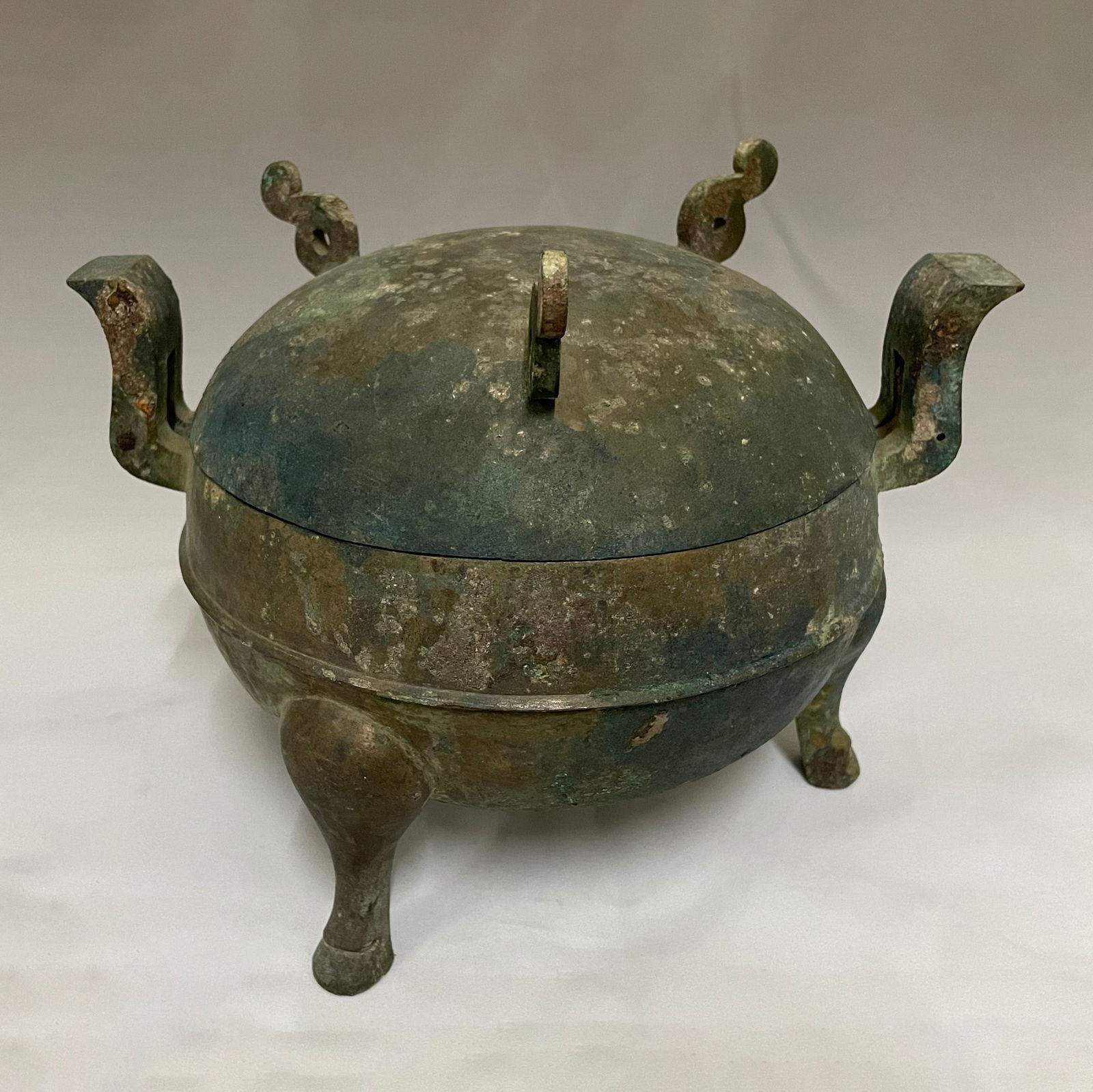 Han Bronze Ding, 206 BCE - 220 CE