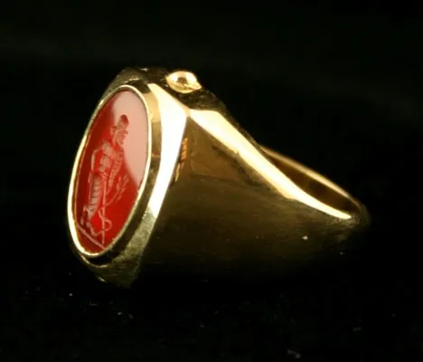 Gold Ring Featuring a Classical Revival Carnelian Intaglio Depicting a Deity, 18th Century CE - 19th Century CE