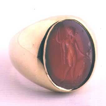 Gold Ring Featuring a Classical Revival Carnelian Intaglio Depicting Leda and the Swan, 1700 CE - 1800 CE