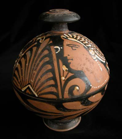 Apulian Red-Figure Pyxis, 500 BCE - 400 CE
