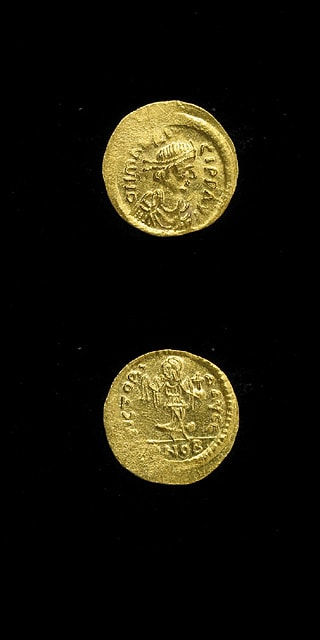 Byzantine Gold Semissis of Emperor Maurice Tiberius, 582 CE - 602 CE