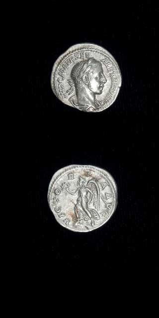 Silver Denarius of Emperor Severus Alexander, 222 CE - 228 CE
