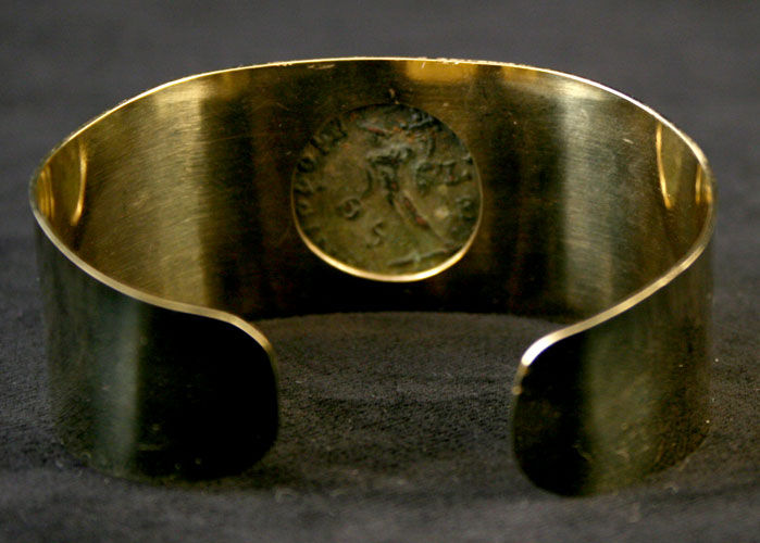 18 Karat Gold Bracelet Featuring a Bronze Coin of Emperor Diocletian, 284 CE - 293 CE
