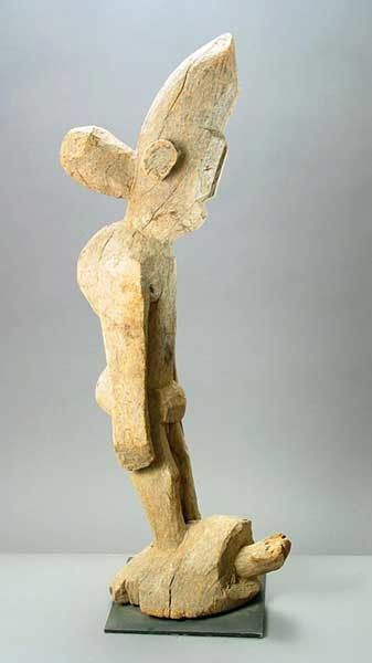 Oceanic Sculpture of a Hunchback Riding a Turtle, 19th Century CE - 20th Century CE