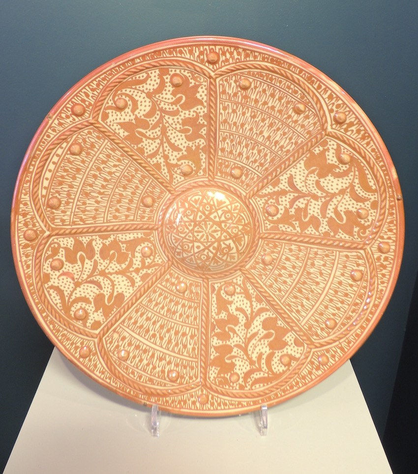 Hispano-Moresque wall charger, 19th Century CE
