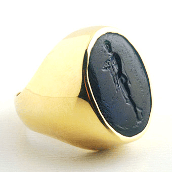 Gold Ring Featuring a Classical Revival Glass Intaglio, 1700 CE - 1800 CE