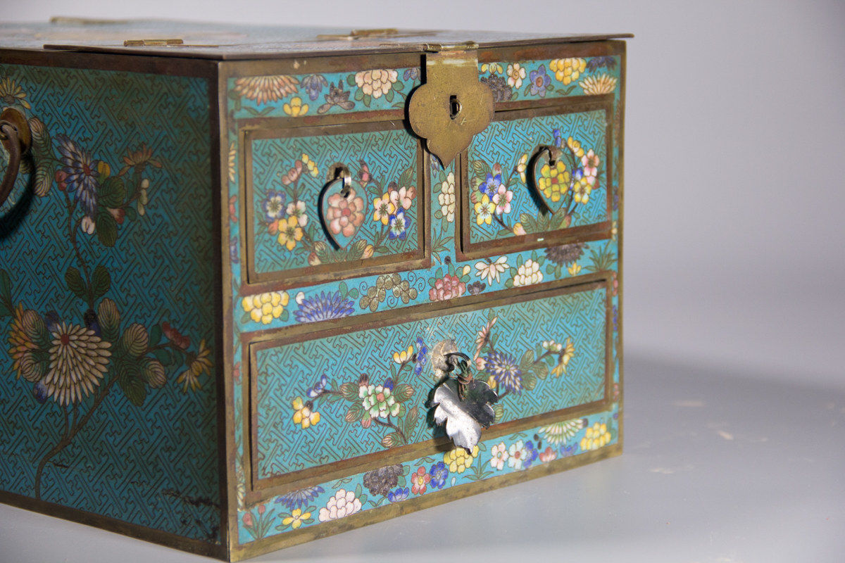 Ming Dynasty Cloisonné Jewellery Box with Mirror, 1368 CE - 1644 CE