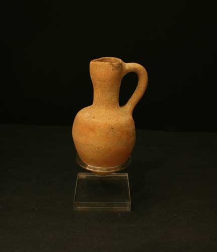 Middle Bronze Age Terracotta Decanter, 1900 BCE - 1600 BCE