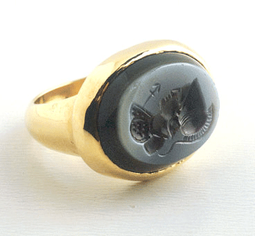Gold Ring Featuring a Classical Revival Sardonyx Intaglio Depicting the Bust of Athena, 1700 CE - 1800 CE