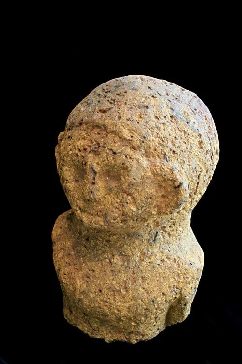 Bongo Stone Head, 1000 BCE - 1000 BCE