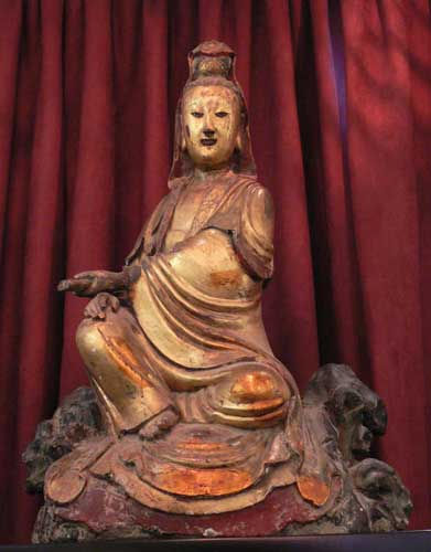 Gilded Wooden Sculpture of a Seated Guanyin, 1368 CE - 1644 CE