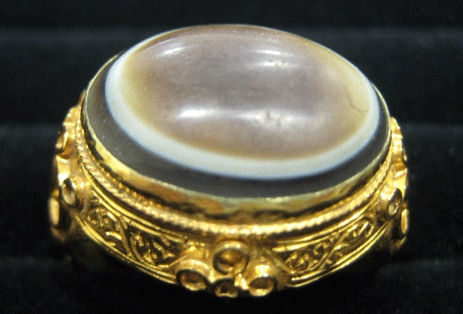 Ottoman-Style Agate Gold Ring, 20th Century CE