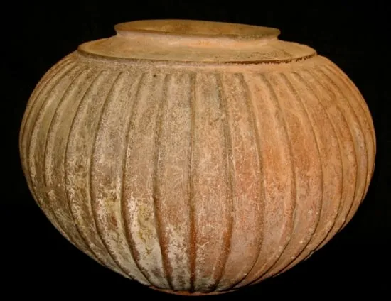 Etruscan Impasto War Ribbed Jar, 700 BCE - 600 BCE