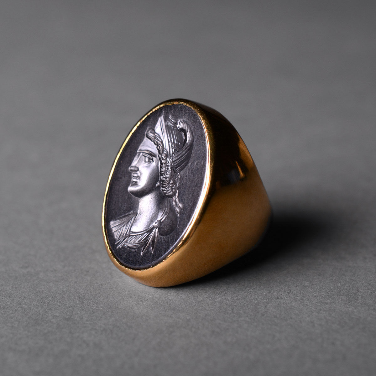 Gold Ring Featuring a Classical Revival Hematite Intaglio Depicting a Roman Empress, 1700 CE - 1900 CE