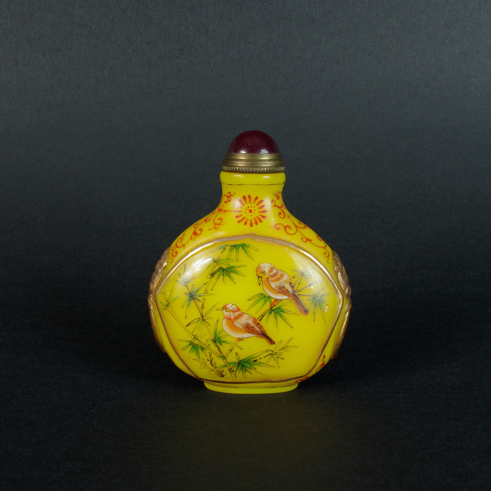 Peking Glass with Carnelian lid , 1861 AD to 1865 AD