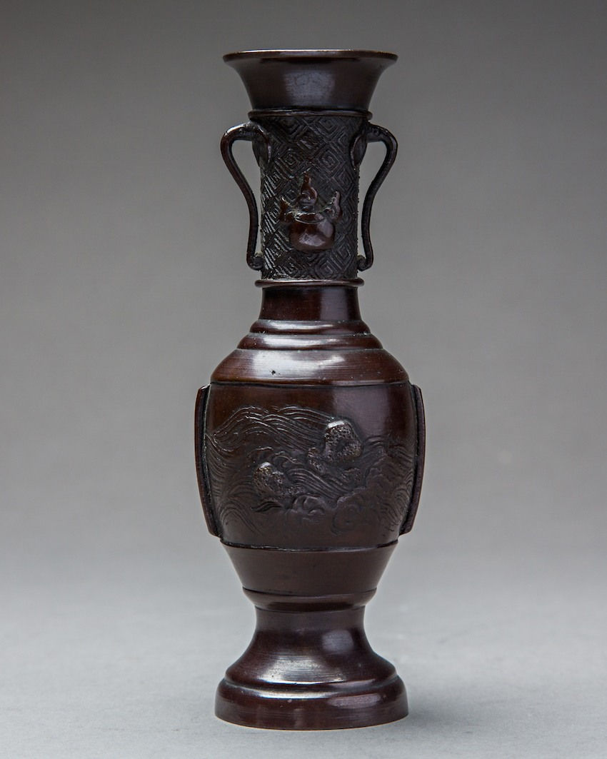 Beautifully embossed Chinese bronze vase