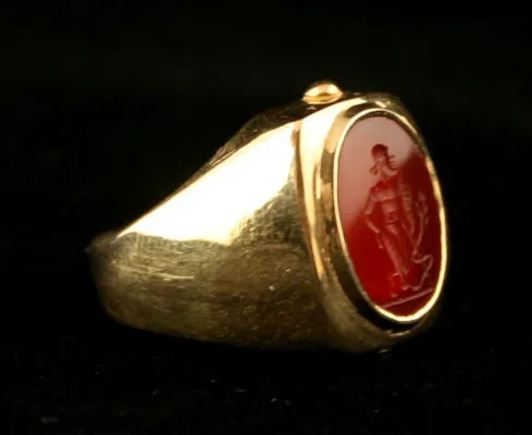 Gold Ring Featuring a Classical Revival Carnelian Intaglio Depicting a Deity, 18th Century CE - 19th Century CE