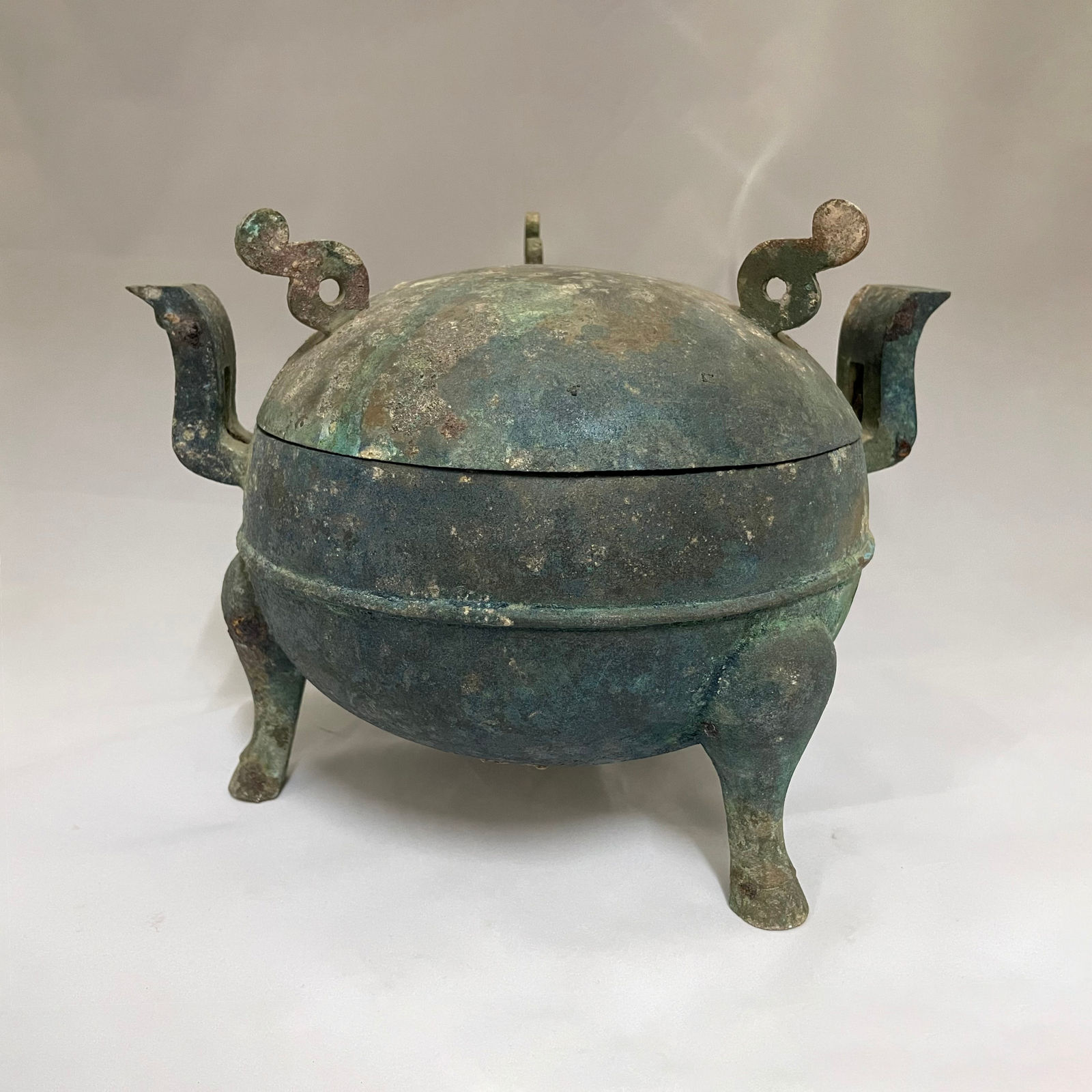 Han Bronze Ding, 206 BCE - 220 CE