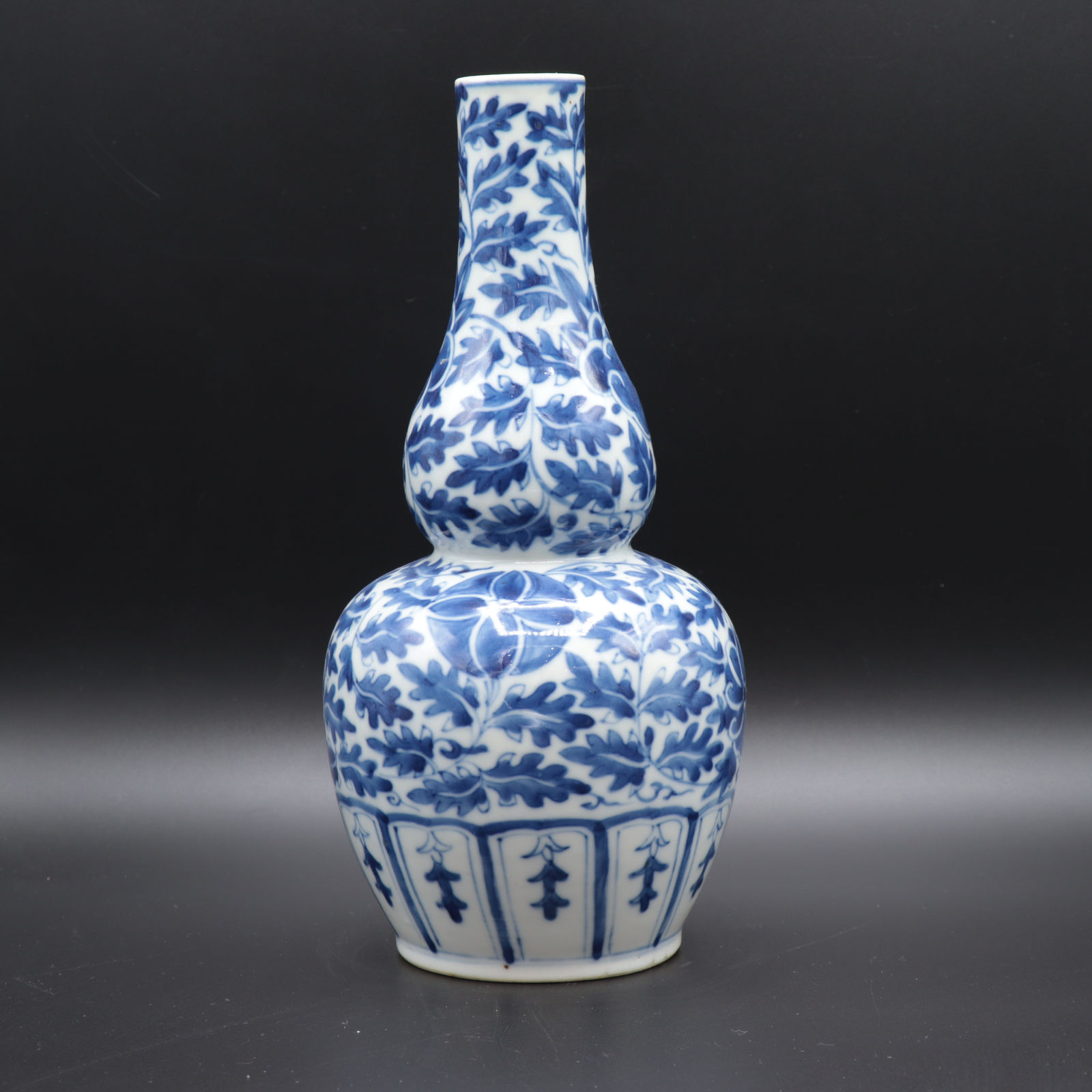 Blue and White Porcelain Gourd-shaped Vase, 1800 CE - 1900 CE