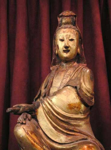 Gilded Wooden Sculpture of a Seated Guanyin, 1368 CE - 1644 CE