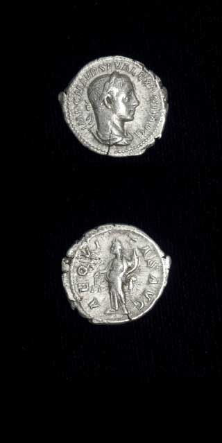 Silver Denarius of Emperor Severus Alexander, 222 CE - 228 CE