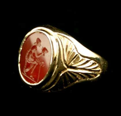 Gold Ring Featuring a Classical Revival Carnelian Intaglio of Penelope, 18th Century CE - 19th Century CE