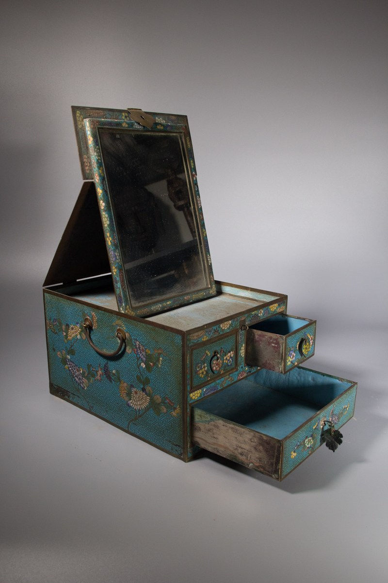 Ming Dynasty Cloisonné Jewellery Box with Mirror, 1368 CE - 1644 CE