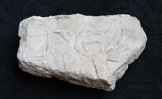 Fragment of a Wall Panel Depicting Three Birds, 1550 BCE - 1075 BCE